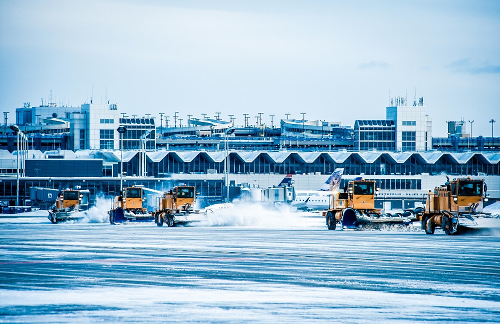 airport snow storm removal